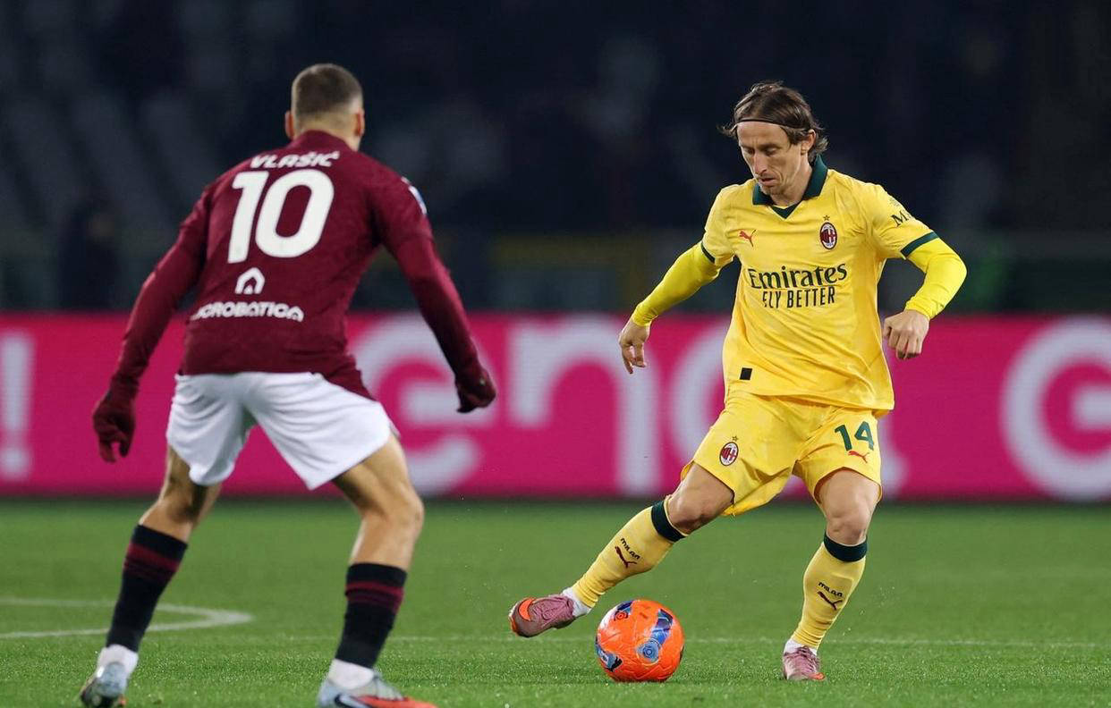 意甲第14轮战罢，AC米兰惊险逆转夺冠，积分榜发生重大变化